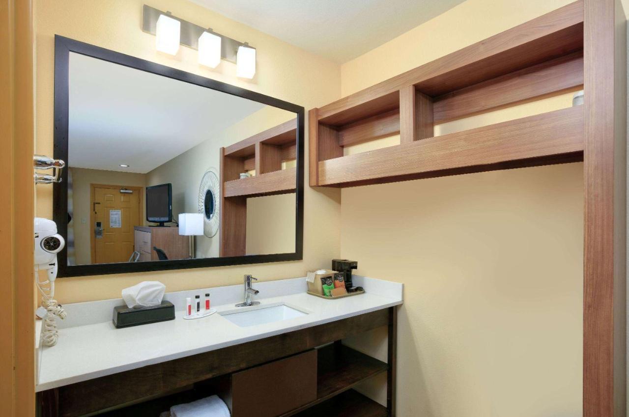 Days-Inn By Wyndham Batesville Ar Dış mekan fotoğraf
