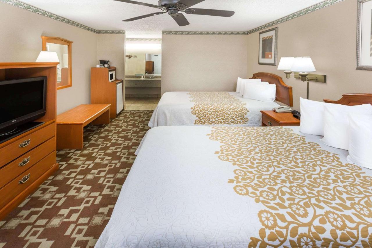Days-Inn By Wyndham Batesville Ar Dış mekan fotoğraf