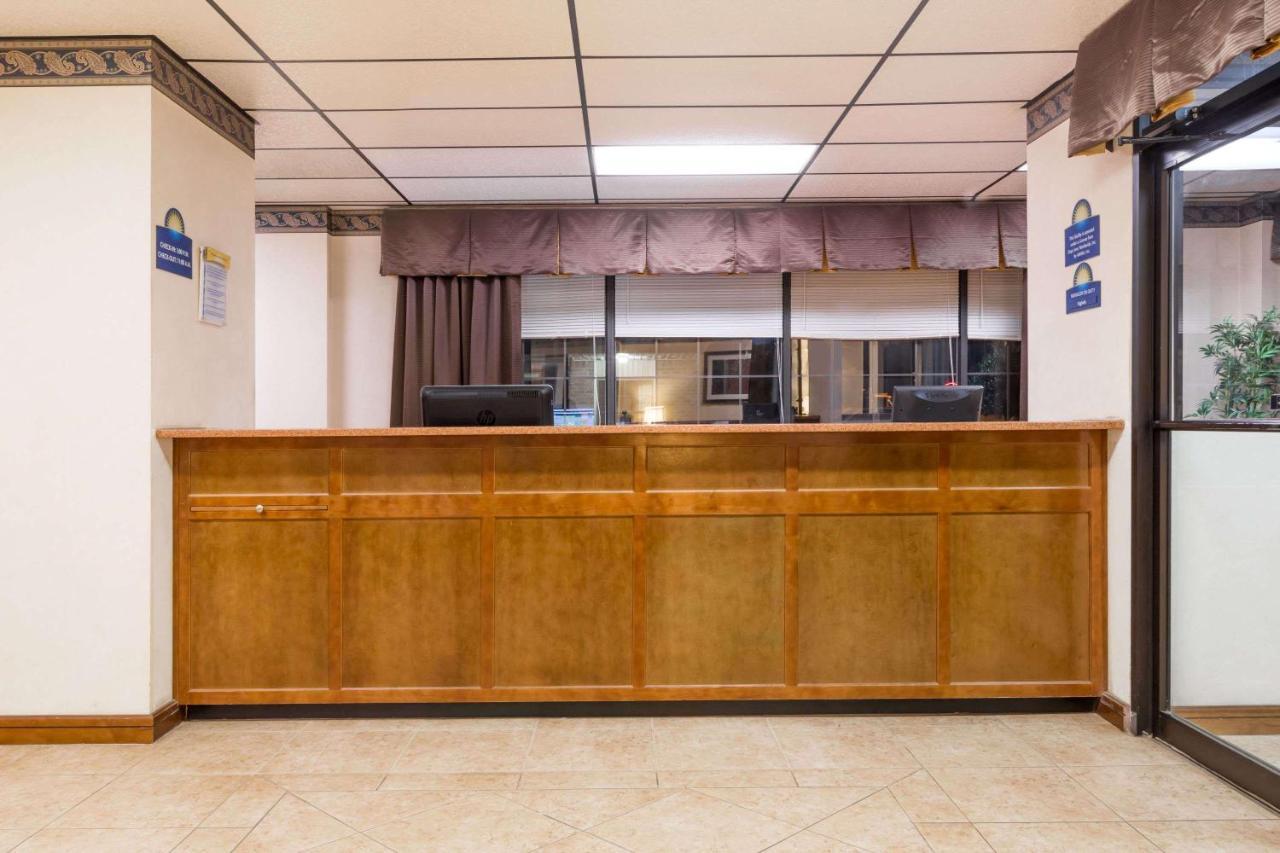 Days-Inn By Wyndham Batesville Ar Dış mekan fotoğraf