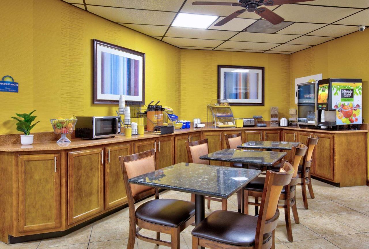 Days-Inn By Wyndham Batesville Ar Dış mekan fotoğraf
