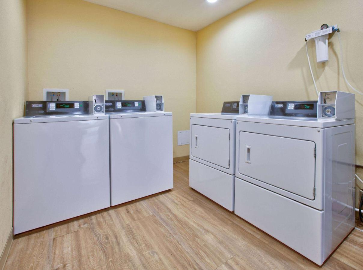 Days-Inn By Wyndham Batesville Ar Dış mekan fotoğraf