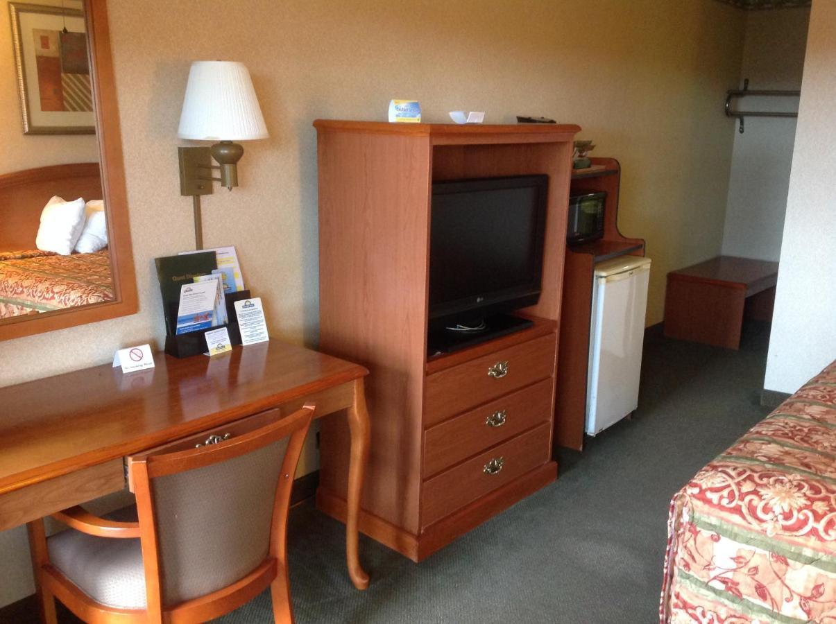 Days-Inn By Wyndham Batesville Ar Dış mekan fotoğraf
