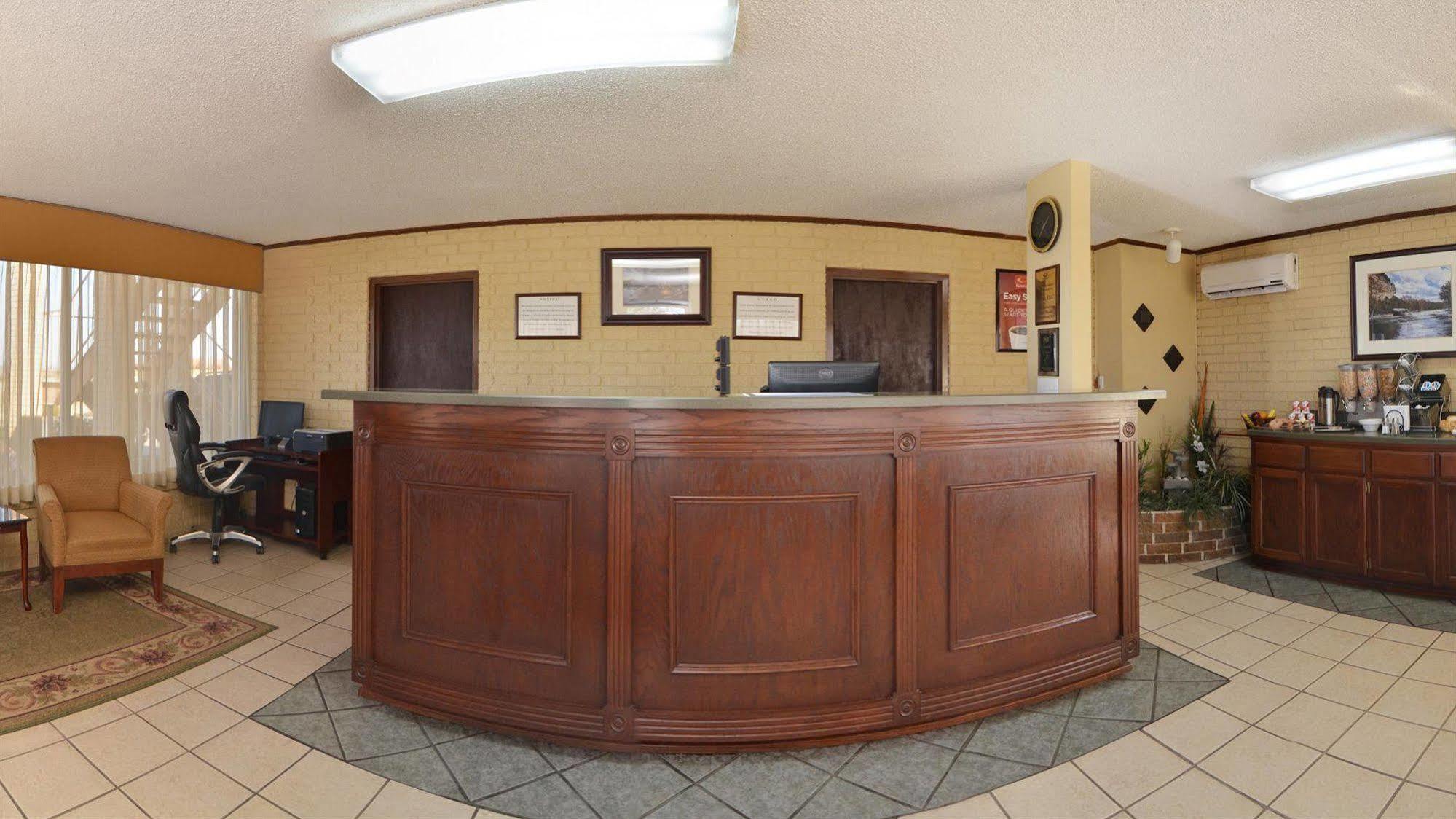 Days-Inn By Wyndham Batesville Ar Dış mekan fotoğraf